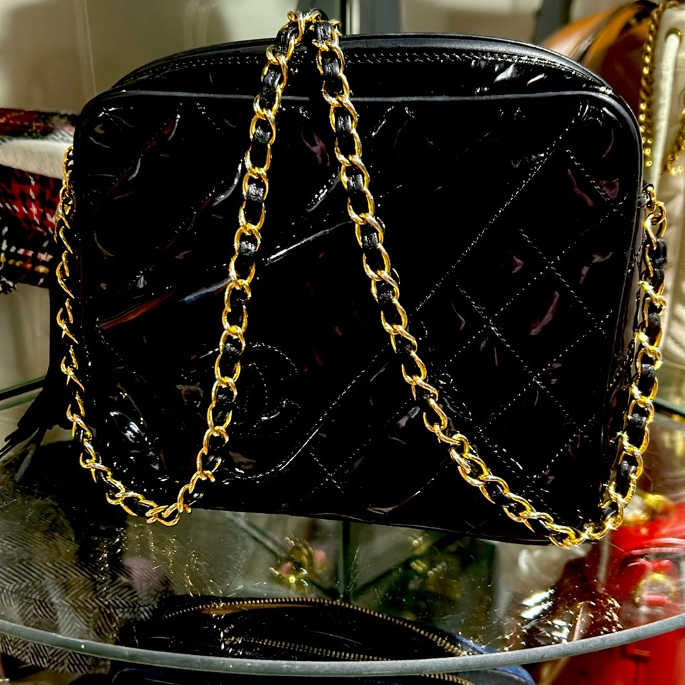 CHANEL VINTAGE CAMERA TASSEL BAG 🖤